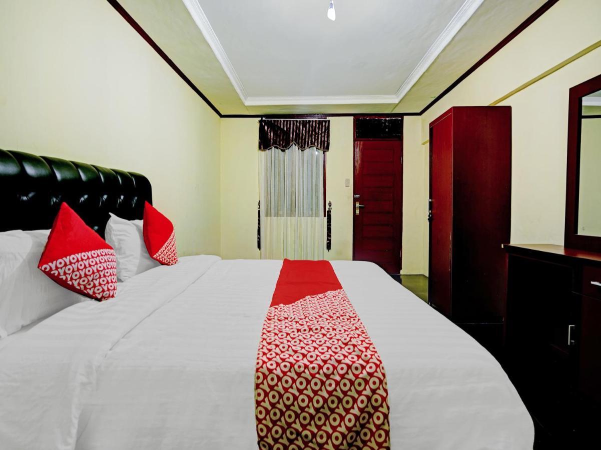 Oyo 90331 Hotel Toba Shanda Parapat Buitenkant foto
