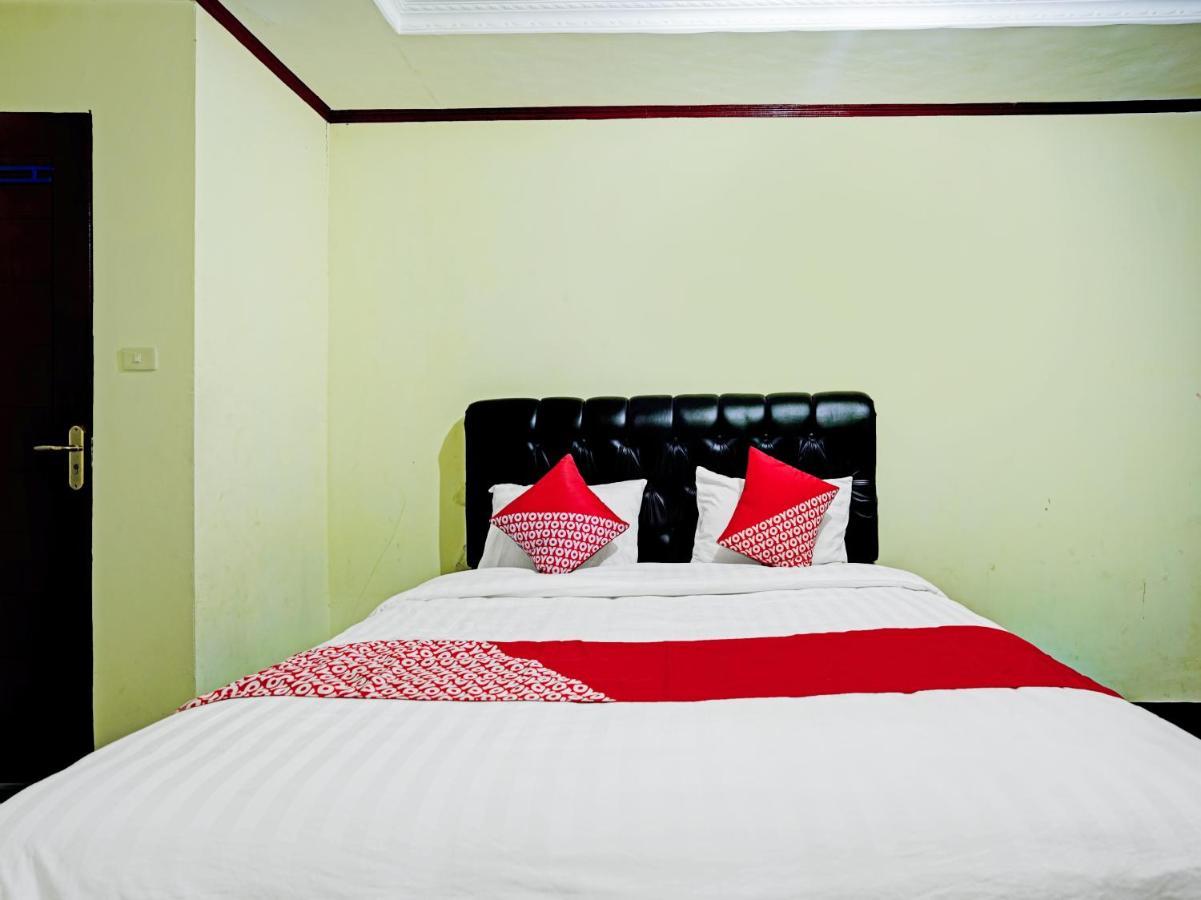 Oyo 90331 Hotel Toba Shanda Parapat Buitenkant foto