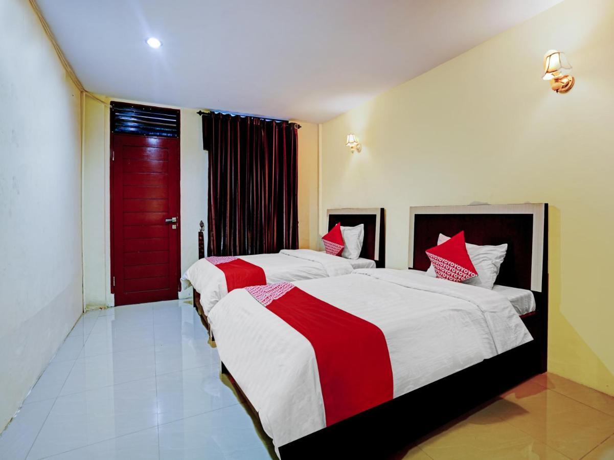 Oyo 90331 Hotel Toba Shanda Parapat Buitenkant foto