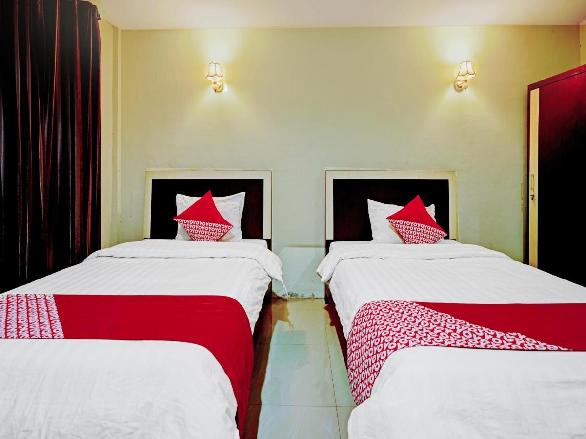 Oyo 90331 Hotel Toba Shanda Parapat Buitenkant foto