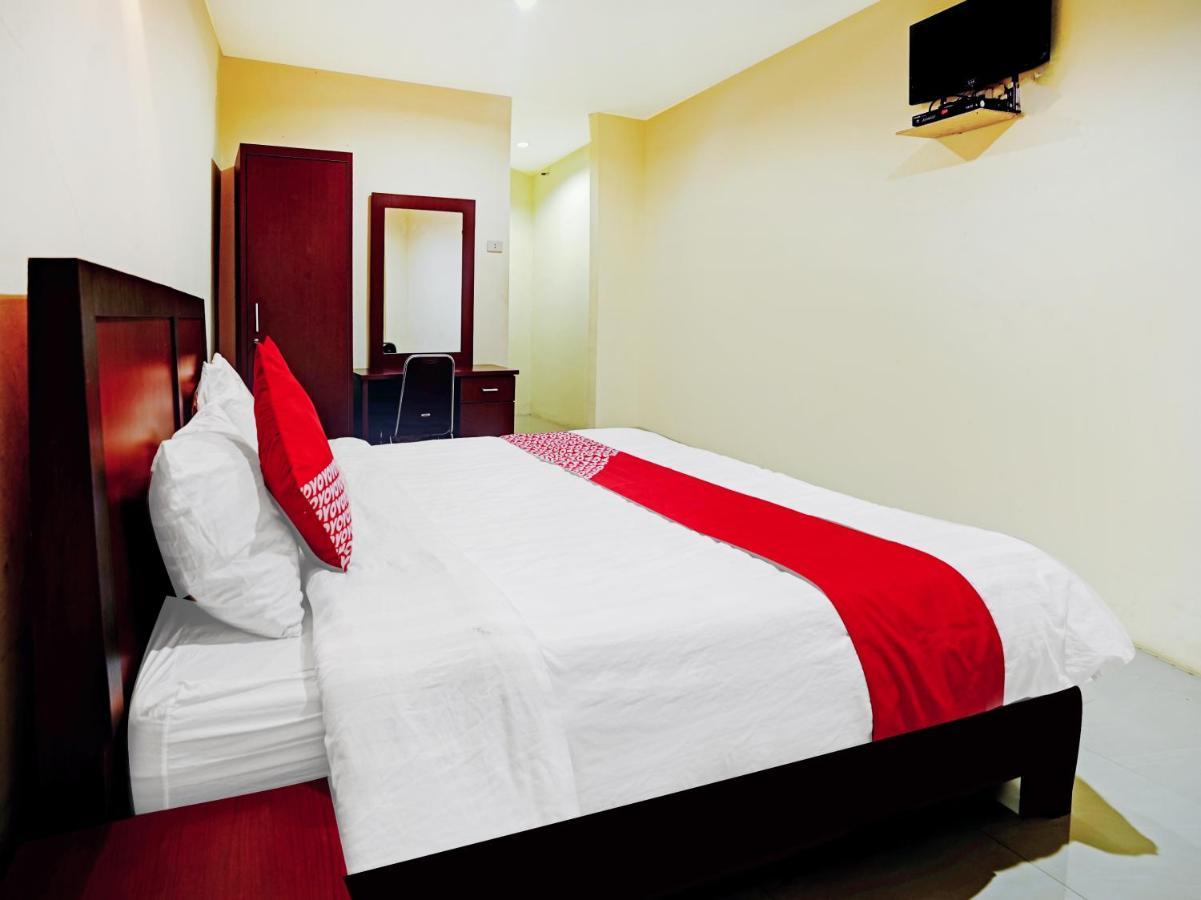 Oyo 90331 Hotel Toba Shanda Parapat Buitenkant foto
