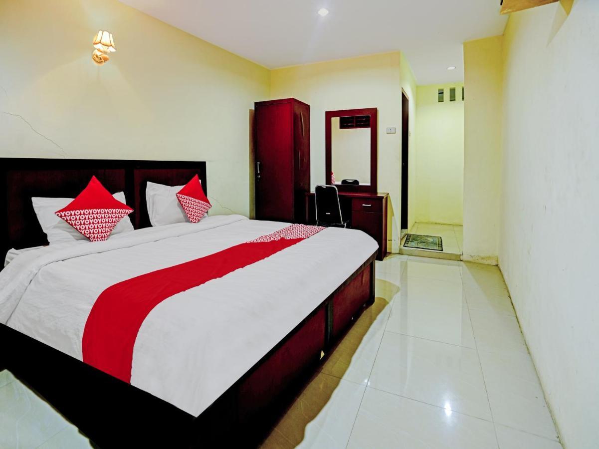 Oyo 90331 Hotel Toba Shanda Parapat Buitenkant foto
