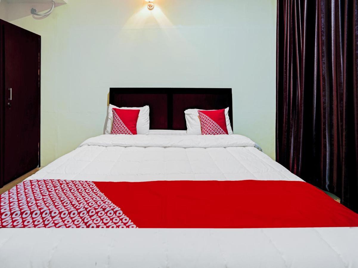 Oyo 90331 Hotel Toba Shanda Parapat Buitenkant foto