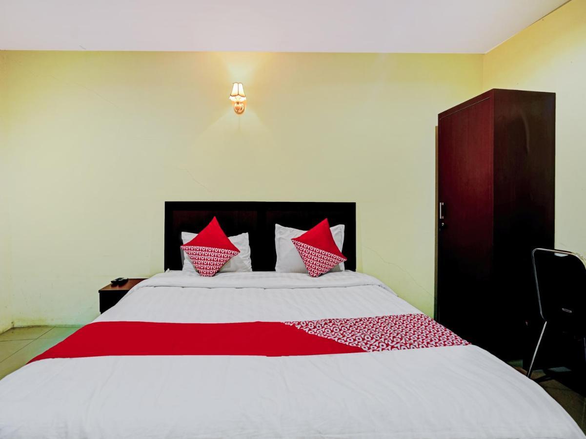 Oyo 90331 Hotel Toba Shanda Parapat Buitenkant foto