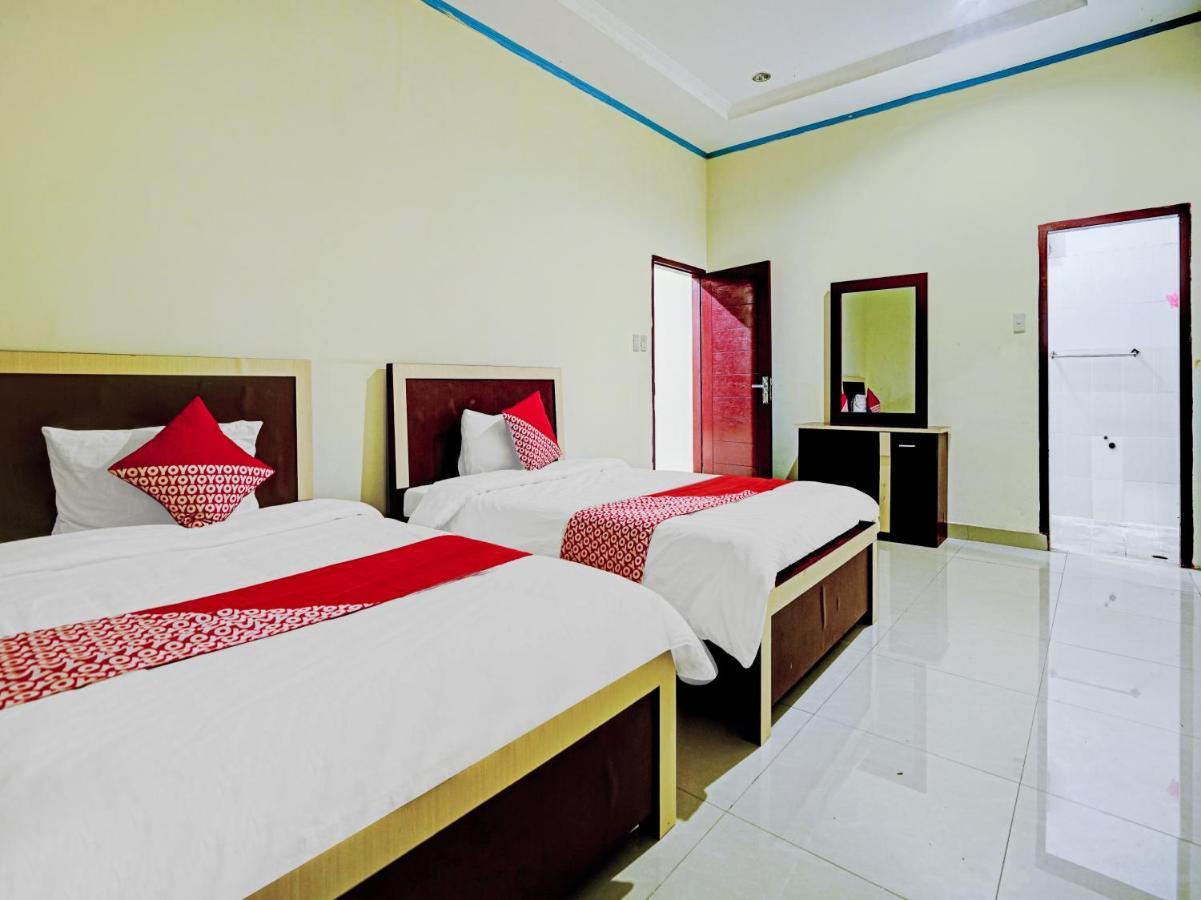 Oyo 90331 Hotel Toba Shanda Parapat Buitenkant foto