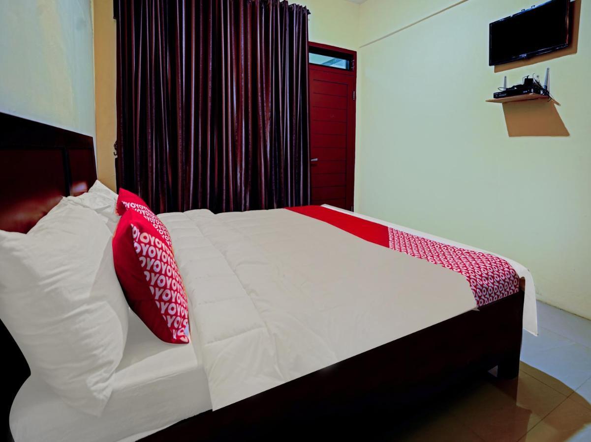 Oyo 90331 Hotel Toba Shanda Parapat Buitenkant foto