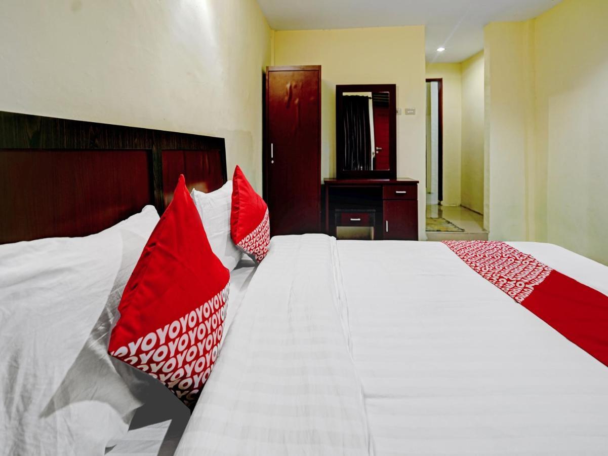 Oyo 90331 Hotel Toba Shanda Parapat Buitenkant foto