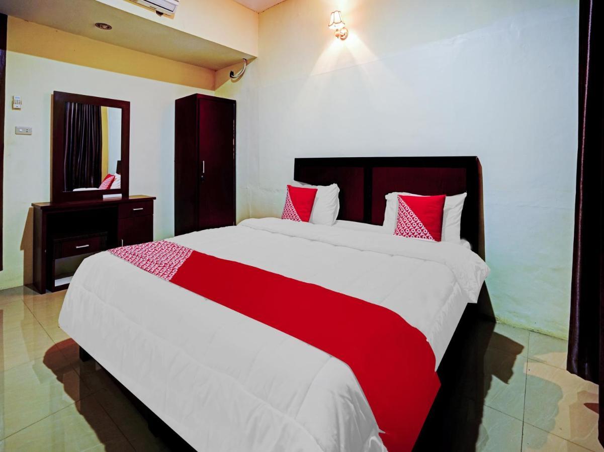 Oyo 90331 Hotel Toba Shanda Parapat Buitenkant foto