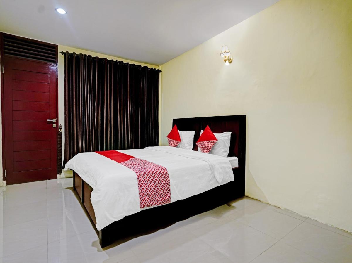 Oyo 90331 Hotel Toba Shanda Parapat Buitenkant foto