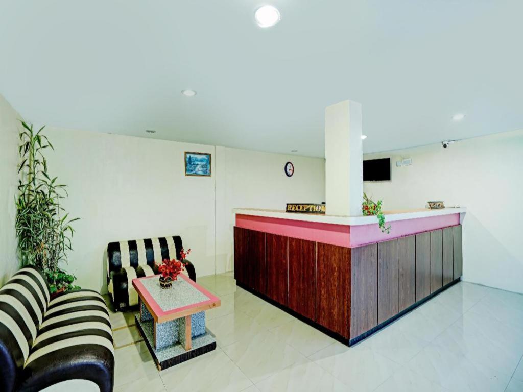 Oyo 90331 Hotel Toba Shanda Parapat Buitenkant foto